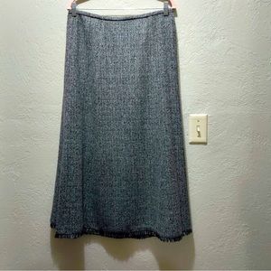 Norton McNaughton Skirt with frayed hem Black/White/Grey knitted fabric Size 10.